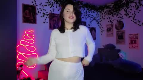 Snapshot of kira_kick chatting on October 19, 2025, 6:19 pm Kira VanKick online show from October 19, 2025, 6:19 pm