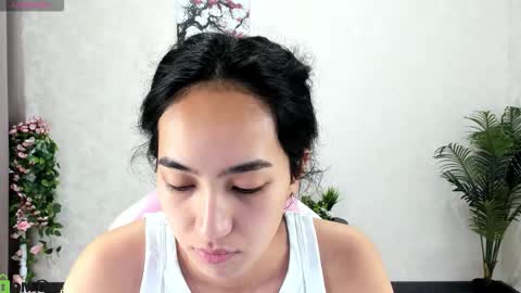 Snapshot of kira_lilian chatting on October 9, 2025, 2:20 am Aura online show from October 9, 2025, 2:20 am