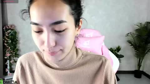 Snapshot of kira_lilian chatting on October 15, 2025, 3:06 am Aura online show from October 15, 2025, 3:06 am