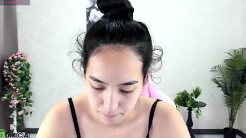 Snapshot of kira_lilian chatting on October 22, 2025, 2:56 am Aura online show from October 22, 2025, 2:56 am