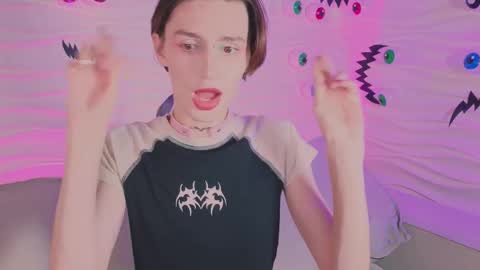 Snapshot of kira_long chatting on October 29, 2025, 5:31 am MADI online show from October 29, 2025, 5:31 am