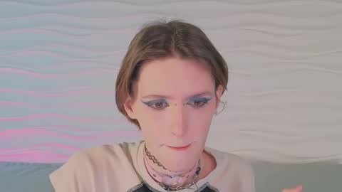 Snapshot of kira_long chatting on November 15, 2025, 5:05 am MADI online show from November 15, 2025, 5:05 am