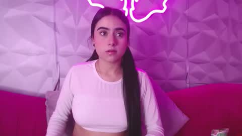 kira_moon_01 online show from October 15, 2025, 7:47 pm