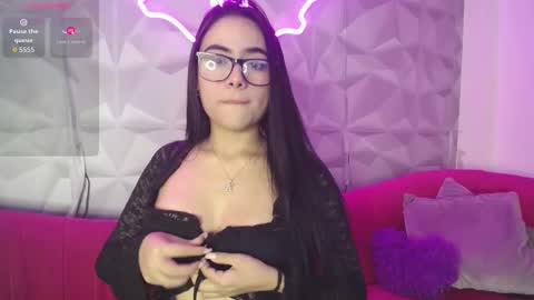 kira_moon_01 online show from October 22, 2025, 7:57 pm