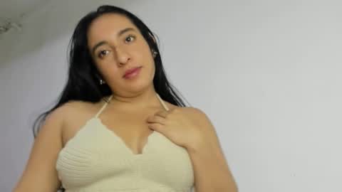 kira_stormm online show from November 11, 2025, 3:34 pm