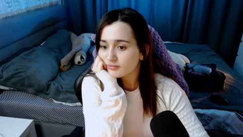Snapshot of kira_yammy chatting on February 6, 2025, 12:43 am Kira follow me online show from February 6, 2025, 12:43 am