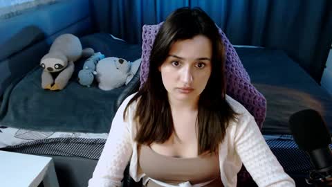 Snapshot of kira_yammy chatting on February 6, 2025, 2:15 pm Kira follow me online show from February 6, 2025, 2:15 pm