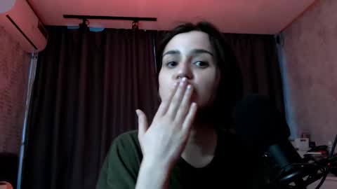 Kira  follow me  online show from May 16, 2026, 1:13 am