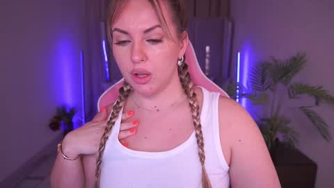 Kira online show from February 1, 2025, 8:58 pm