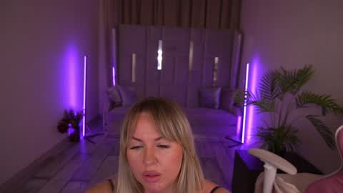 Kira online show from February 5, 2025, 10:12 pm