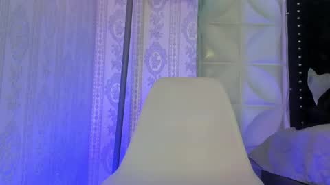 kirakeyhot online show from May 26, 2026, 7:10 pm