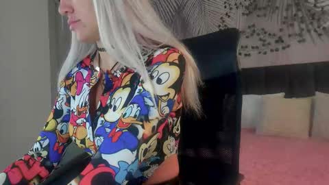 Snapshot of kiramagnolia chatting on November 1, 2025, 2:46 am Kira online show from November 1, 2025, 2:46 am