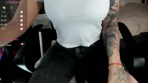 Kira online show from March 9, 2026, 1:53 am