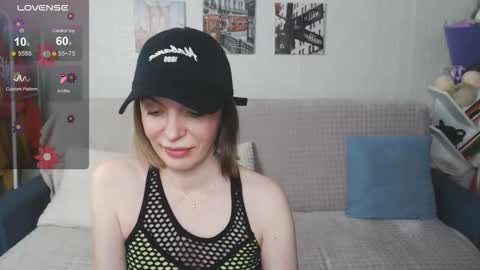 kiramartins cat online show from November 7, 2025, 7:03 pm