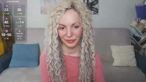 kiramartins cat online show from November 26, 2025, 5:25 pm