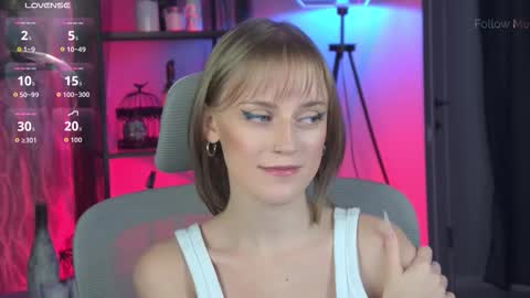 Kira online show from January 5, 2026, 5:49 pm