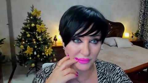 Snapshot of kiratempt chatting on December 21, 2025, 10:11 am Kira online show from December 21, 2025, 10:11 am