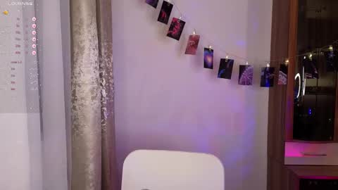 Kira cute online show from October 21, 2025, 6:19 pm