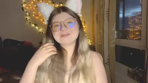 KiraYume online show from June 14, 2026, 10:01 pm