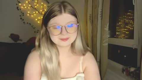 KiraYume online show from August 8, 2026, 9:28 pm