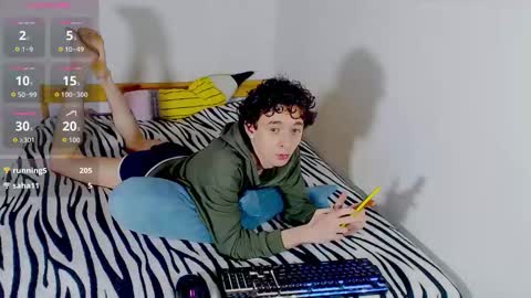 Snapshot of kiriae21 chatting on November 17, 2025, 2:01 pm Alan online show from November 17, 2025, 2:01 pm