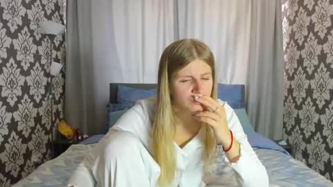 Kira online show from September 28, 2025, 12:54 pm