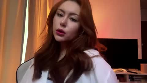 Mia online show from June 10, 2026, 2:27 pm