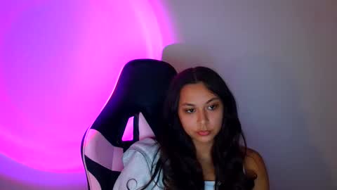 kiss_ameliaa online show from October 13, 2025, 10:48 am