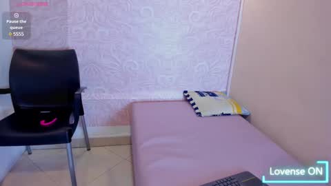 kiss_hott15 online show from January 22, 2025, 11:10 pm