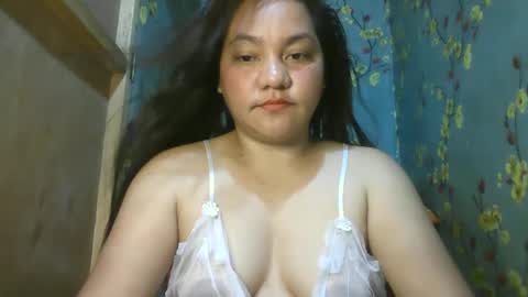 Snapshot of kiss_me_loves chatting on January 26, 2025, 2:45 am kiss_me_loves online show from January 26, 2025, 2:45 am