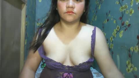 Snapshot of kiss_me_loves chatting on February 22, 2025, 11:57 pm kiss_me_loves online show from February 22, 2025, 11:57 pm