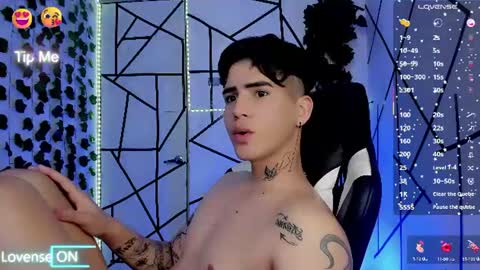 kiss_whitee online show from June 13, 2026, 1:58 am