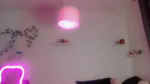 Kissah Kreampuff online show from October 10, 2025, 3:49 am