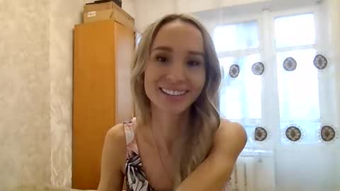 kissandbelle online show from November 30, 2025, 9:35 am