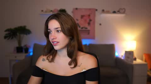 Sisi online show from November 11, 2025, 2:17 pm