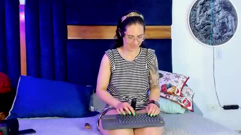 Kissing Company online show from April 22, 2026, 4:37 am