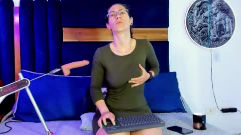Kissing Company online show from April 23, 2026, 4:35 am