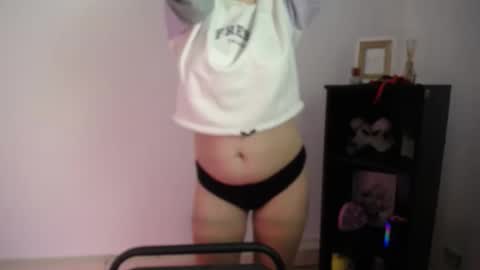 Snapshot of kissleoxx chatting on November 13, 2025, 1:21 pm kissleoxx online show from November 13, 2025, 1:21 pm