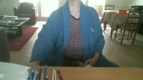 Snapshot of kisslog1 chatting on September 28, 2025, 7:03 am kisslog1 online show from September 28, 2025, 7:03 am