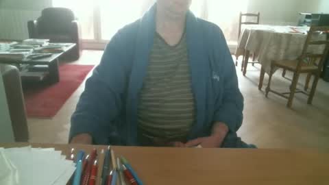 Snapshot of kisslog1 chatting on November 2, 2025, 9:00 am kisslog1 online show from November 2, 2025, 9:00 am