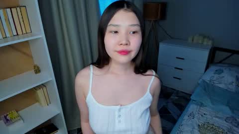 Snapshot of kissmechaos_ chatting on October 9, 2025, 9:07 am Yoko online show from October 9, 2025, 9:07 am