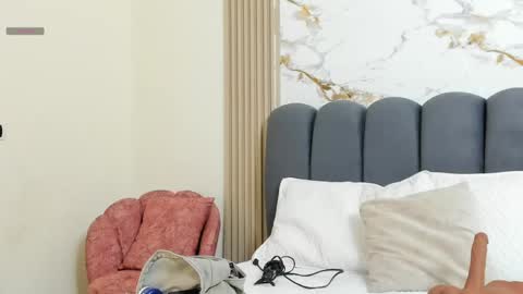 Sara online show from April 16, 2026, 10:49 am