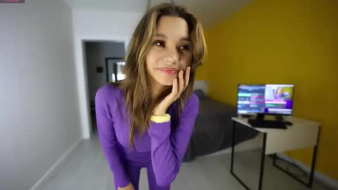 Snapshot of kissmesloww chatting on October 7, 2025, 2:03 pm Snezhana online show from October 7, 2025, 2:03 pm