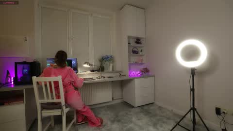 Snapshot of kissmesloww chatting on November 1, 2025, 2:30 pm Snezhana online show from November 1, 2025, 2:30 pm