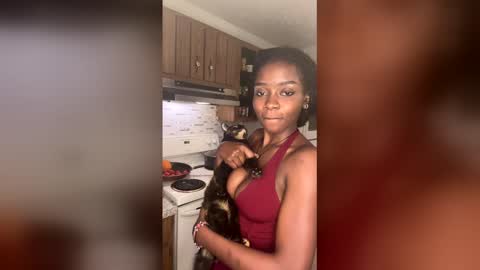 kissmyhipss online show from April 3, 2026, 4:21 am