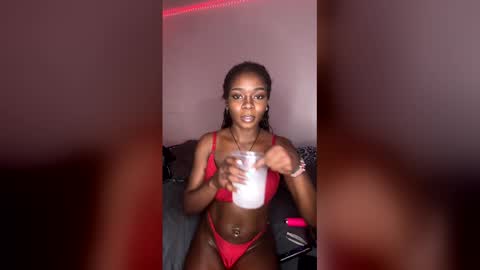 kissmyhipss online show from April 4, 2026, 6:00 am