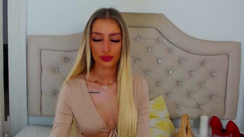 Snapshot of kissnatalie chatting on November 19, 2025, 11:32 am Natalie online show from November 19, 2025, 11:32 am