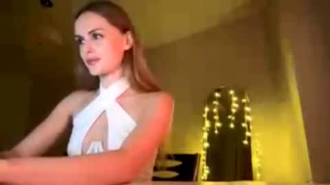 Emma online show from September 19, 2025, 5:24 pm