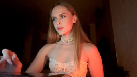 Emma online show from September 24, 2025, 5:27 pm