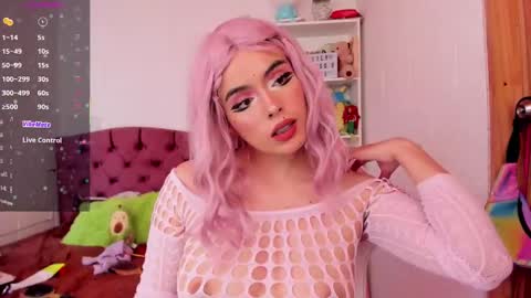 Snapshot of kit_kat_10 chatting on February 25, 2025, 9:24 pm Lily online show from February 25, 2025, 9:24 pm